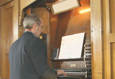 organist